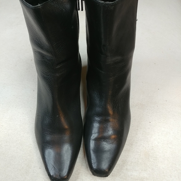 VANELi Womens Black Leather side zip 2" heel Ankle - Picture 1 of 8